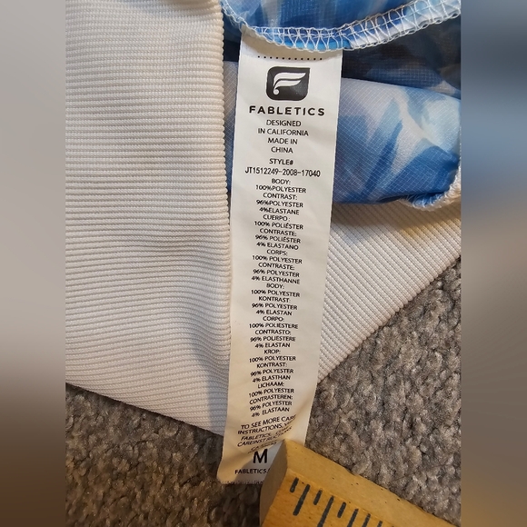 Fabletics Lightweight Print and Mesh Zipper Jacket with Pockets EUC - Picture 4 of 9